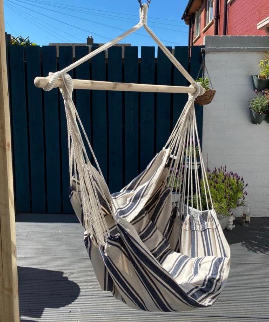 Vonhaus striped hanging online garden chair